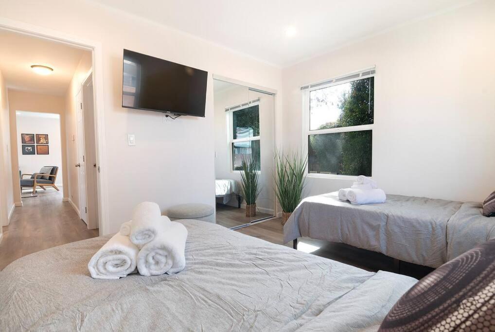 Beautiful 3 Bed 1 Bath Designer Home + Hot Tub Los Ángeles Exterior foto