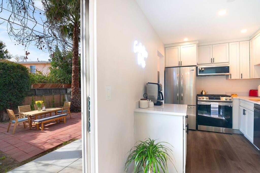 Beautiful 3 Bed 1 Bath Designer Home + Hot Tub Los Ángeles Exterior foto